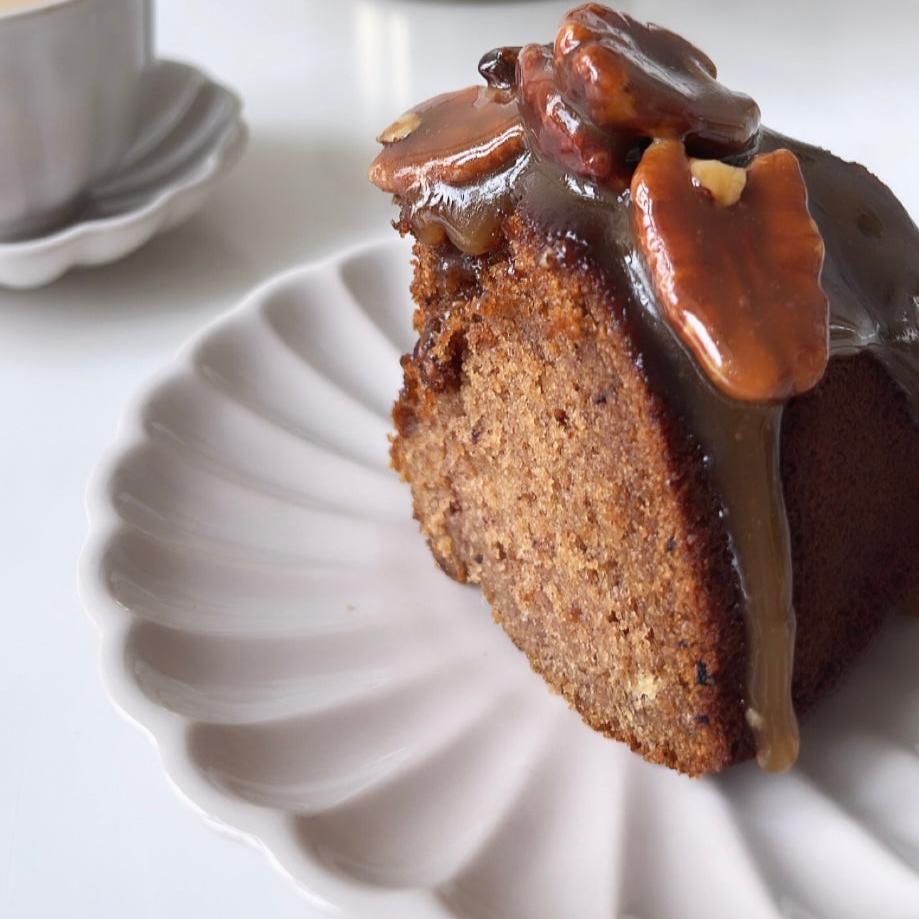 Date Cake with Sticky Toffee Sauce