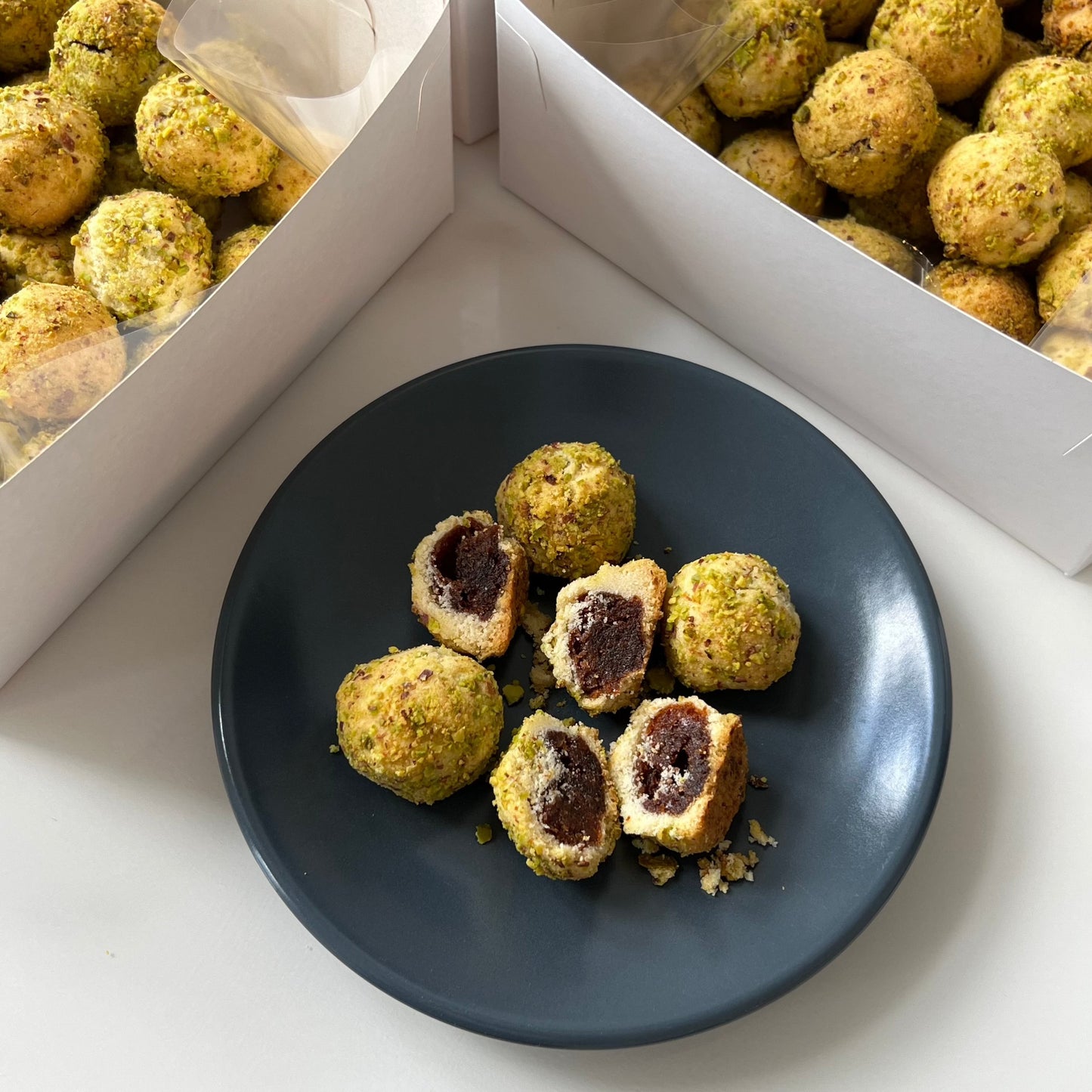 Soft butter biscuits with dates and pistachio